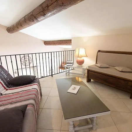 Holiday home Ubassy Grillon