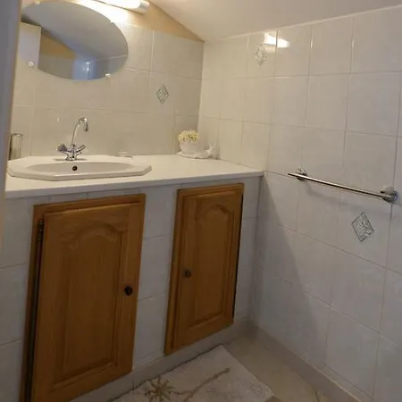 Holiday home Ubassy